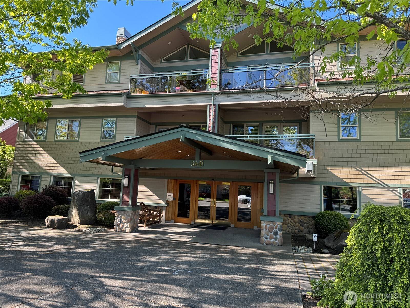 360 Knechtel WAY NE #207, Bainbridge Island, WA 98110
