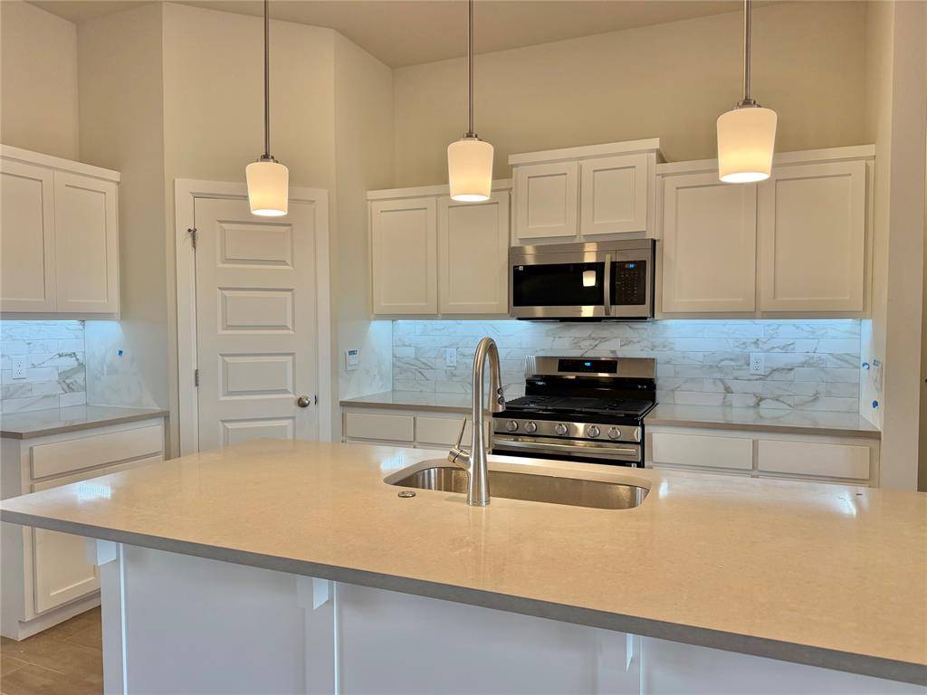 3927 Abingdon DR, Norman, OK 73026