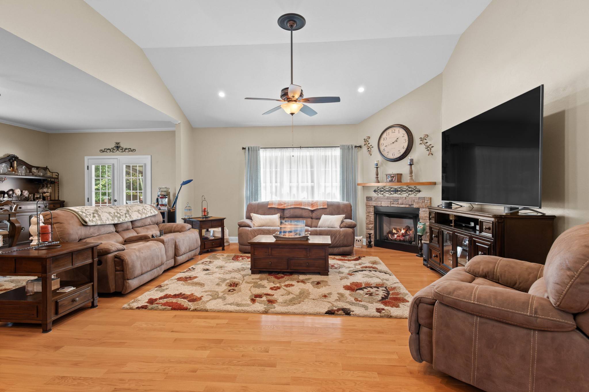 332 Shadows Lawn Dr, Athens, TN 37303