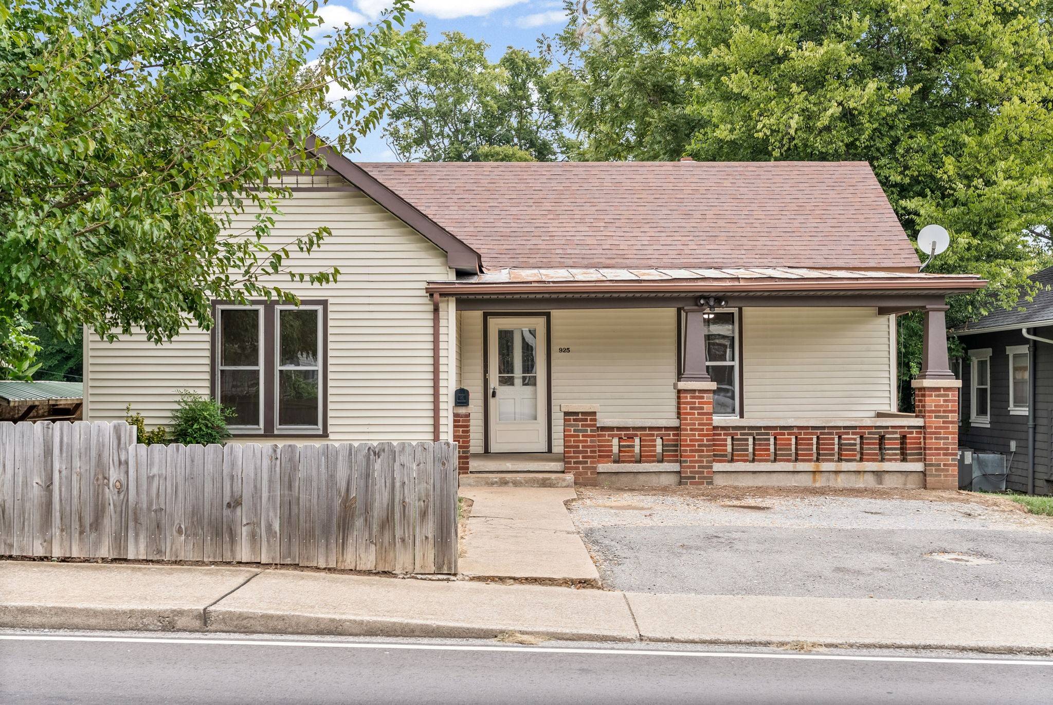 925 Crossland Ave, Clarksville, TN 37040