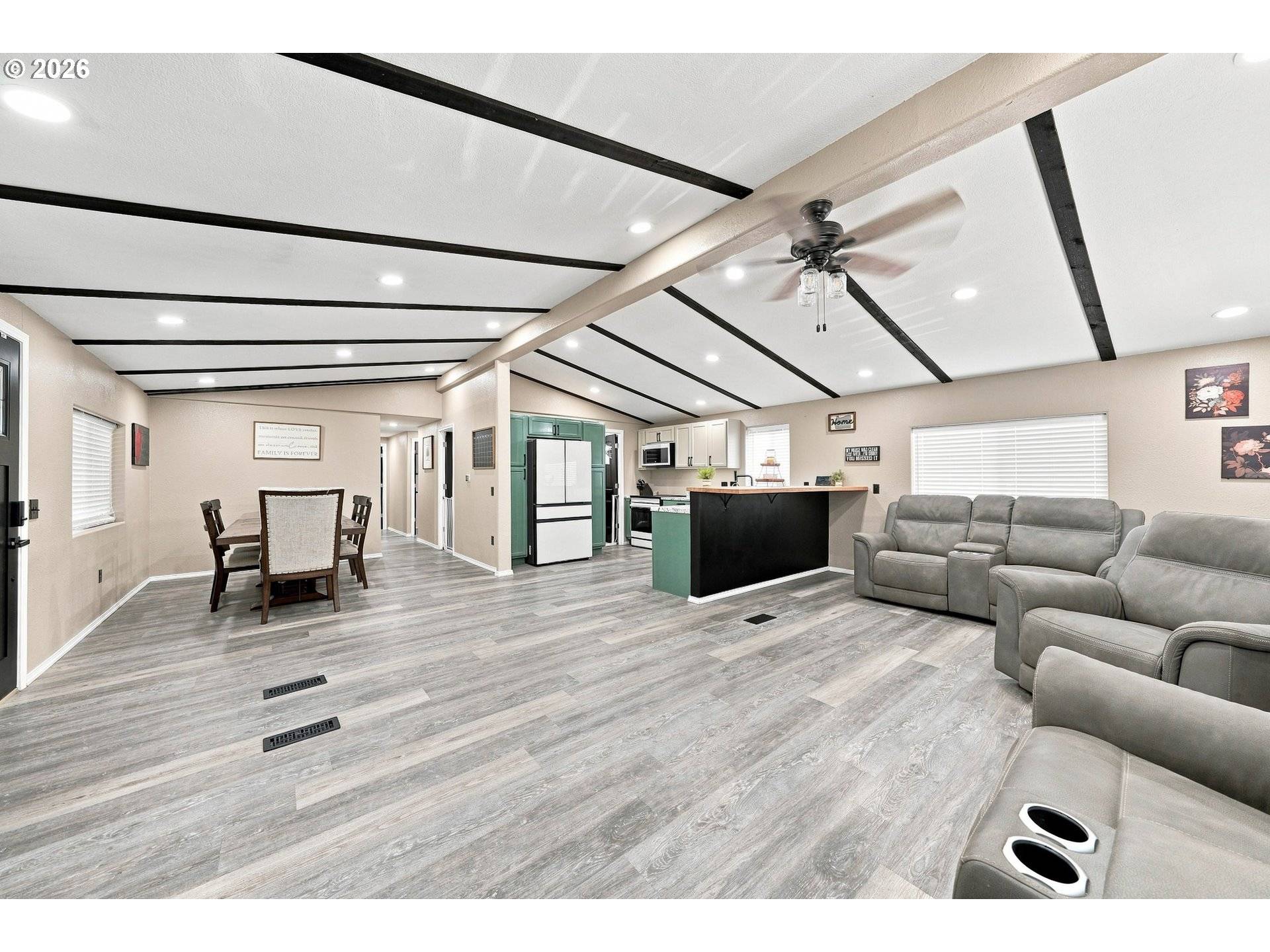 5 MANOR LOOP, Roseburg, OR 97471