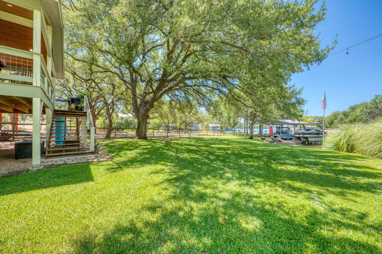1001 Shorewood DR, Granite Shoals, TX 78654