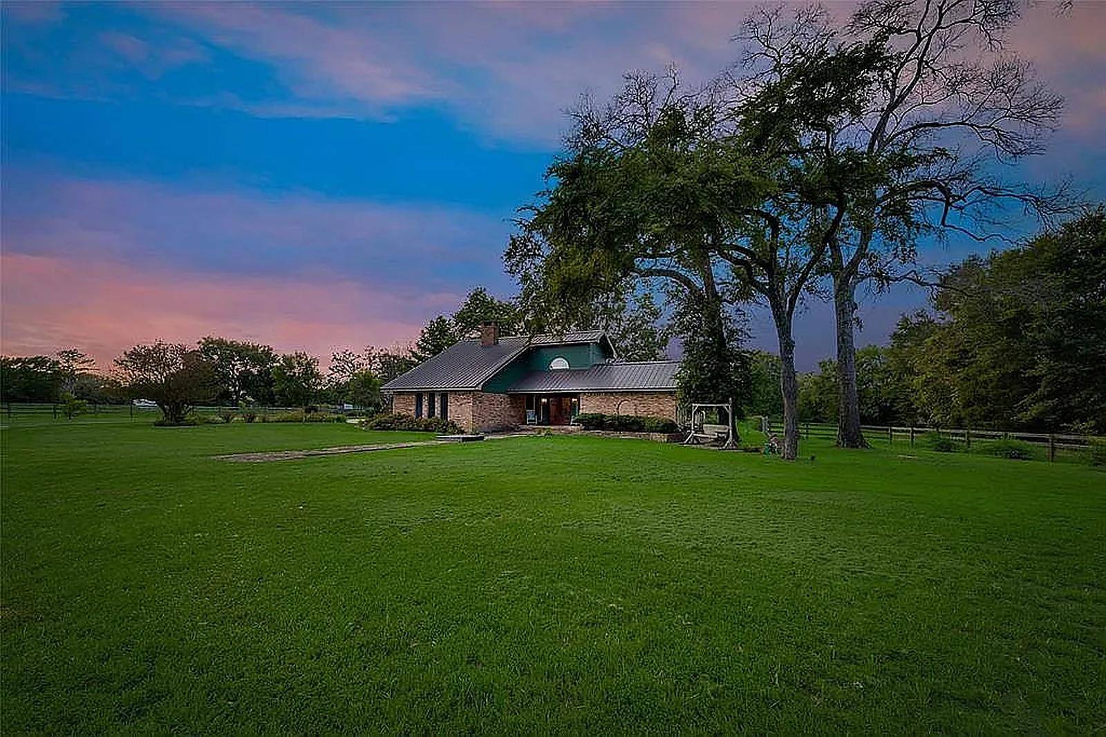 740 Fm 27 W, Streetman, TX 75859