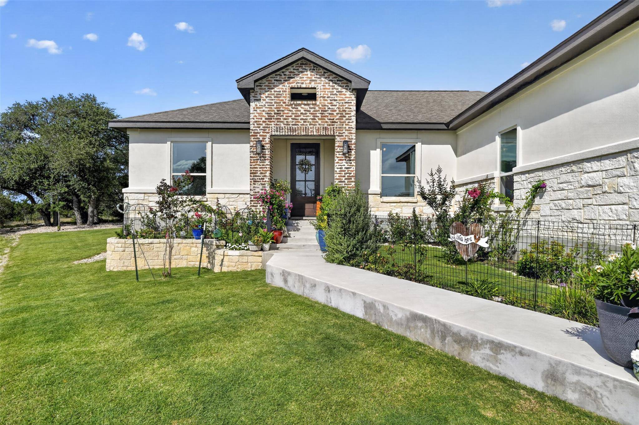 108 Monroe Upton CT, Blanco, TX 78606
