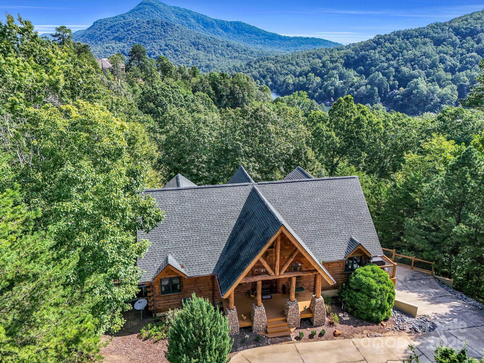 219 Highland HTS, Lake Lure, NC 28746