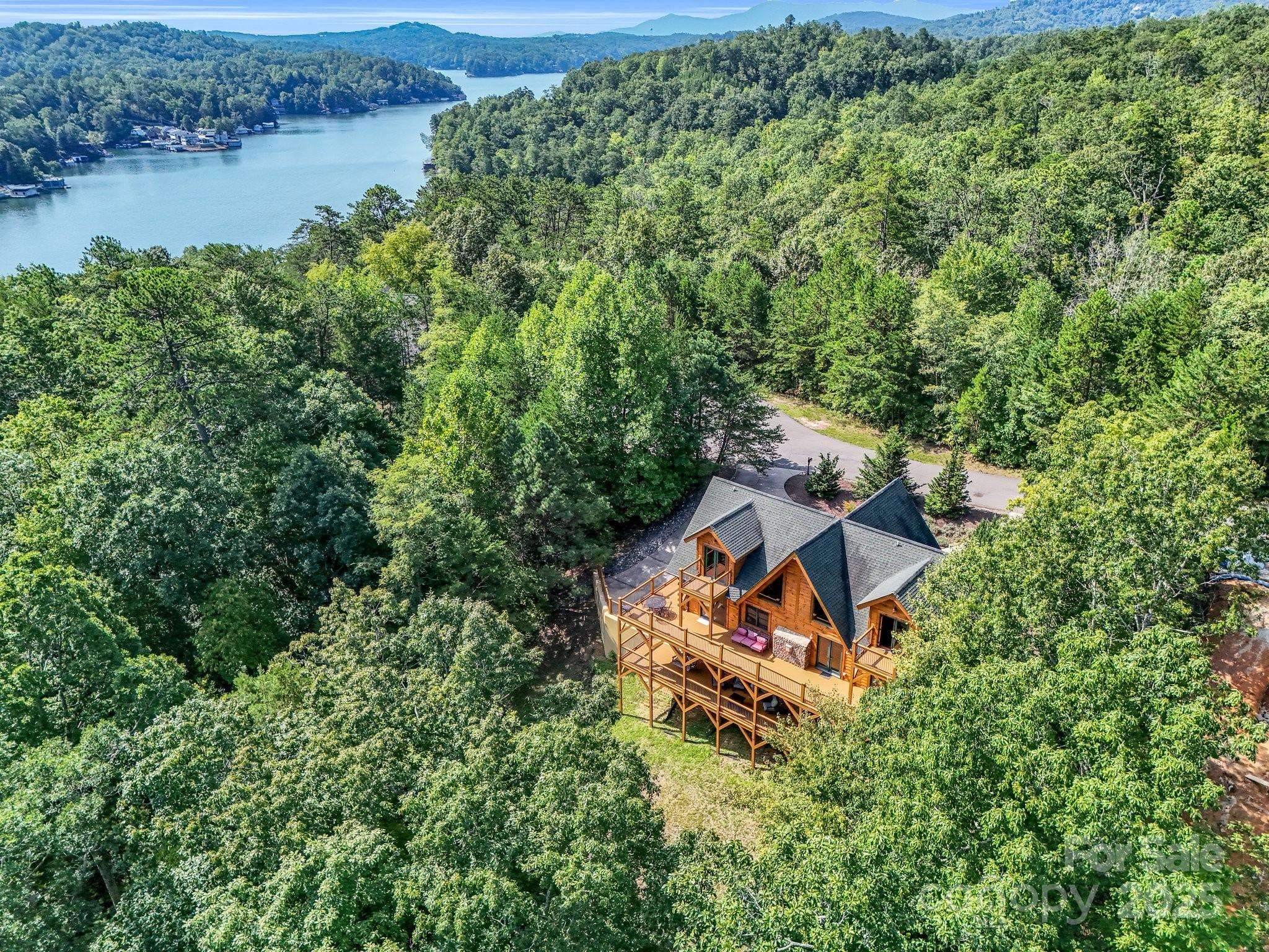 219 Highland HTS, Lake Lure, NC 28746