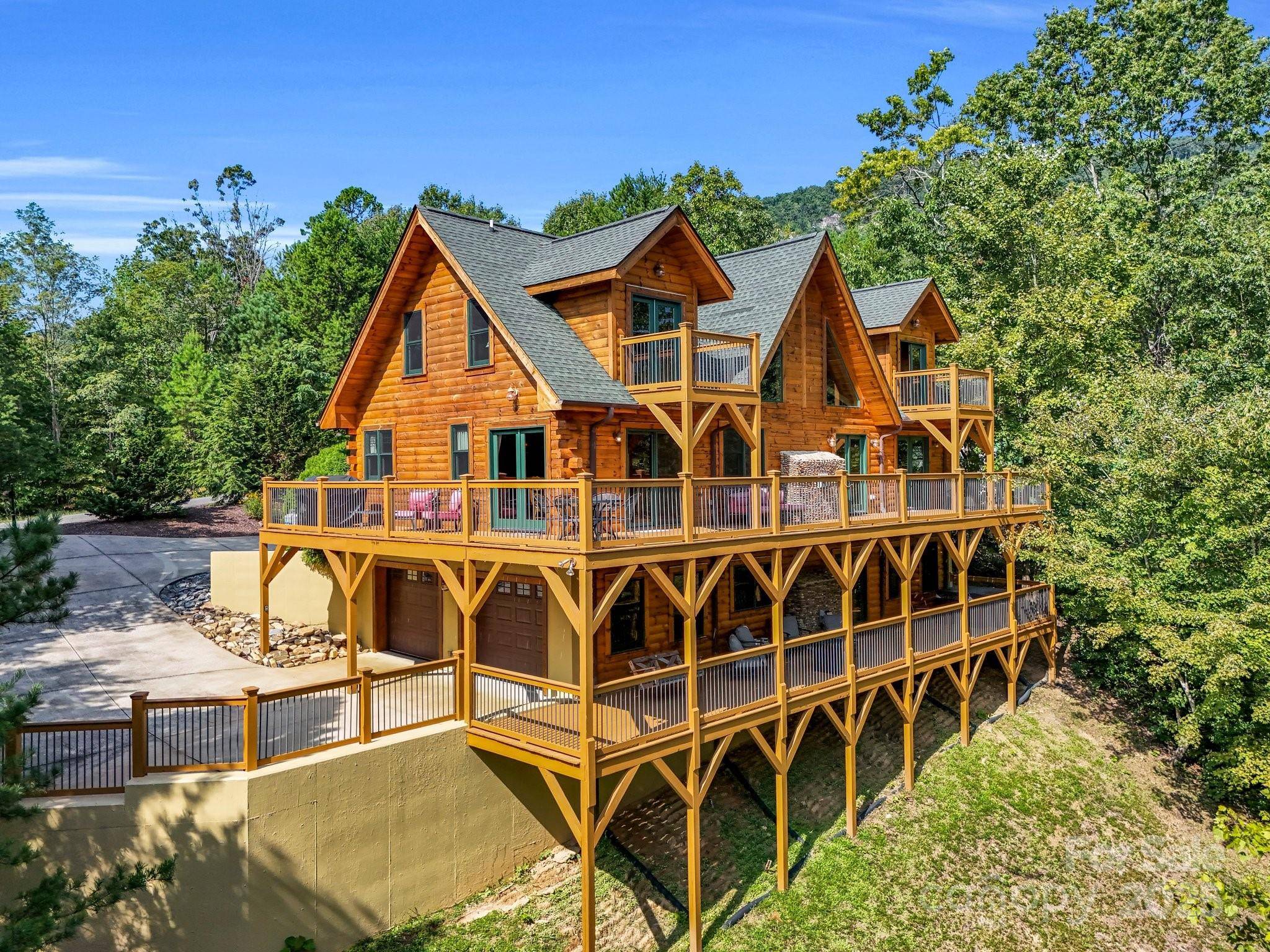219 Highland HTS, Lake Lure, NC 28746