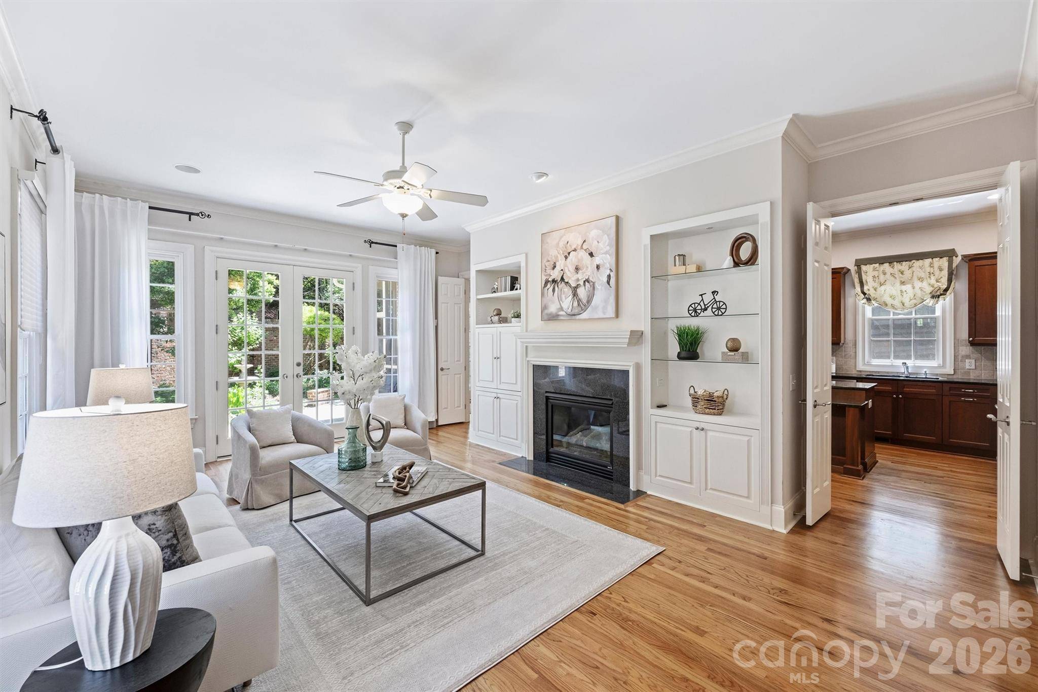 1115 S Kings DR, Charlotte, NC 28207
