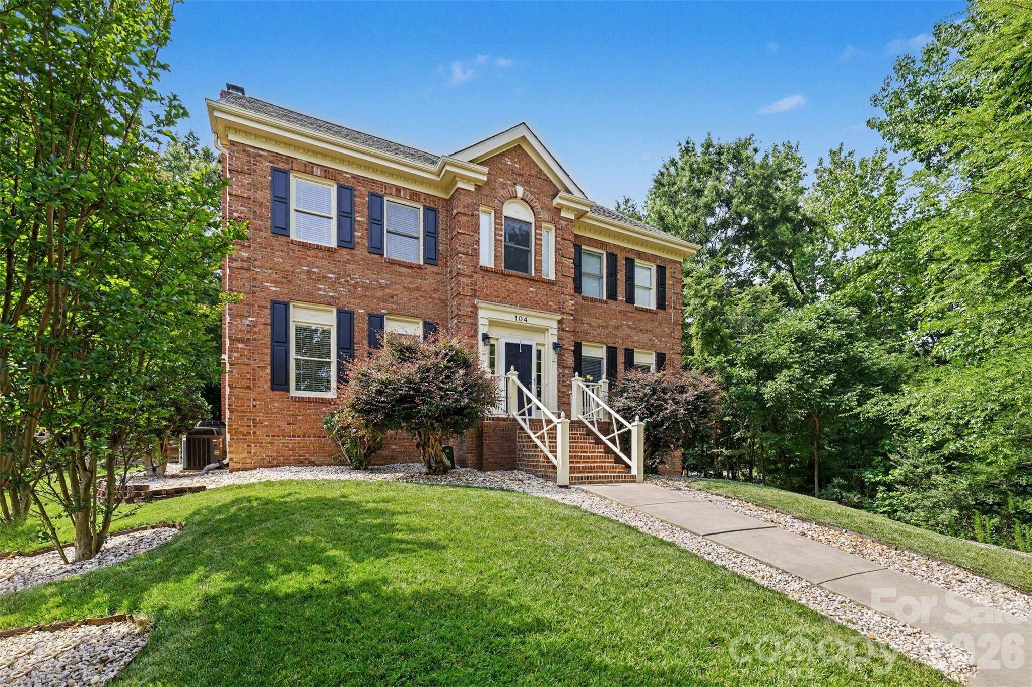104 Southern Cross LN, Matthews, NC 28105