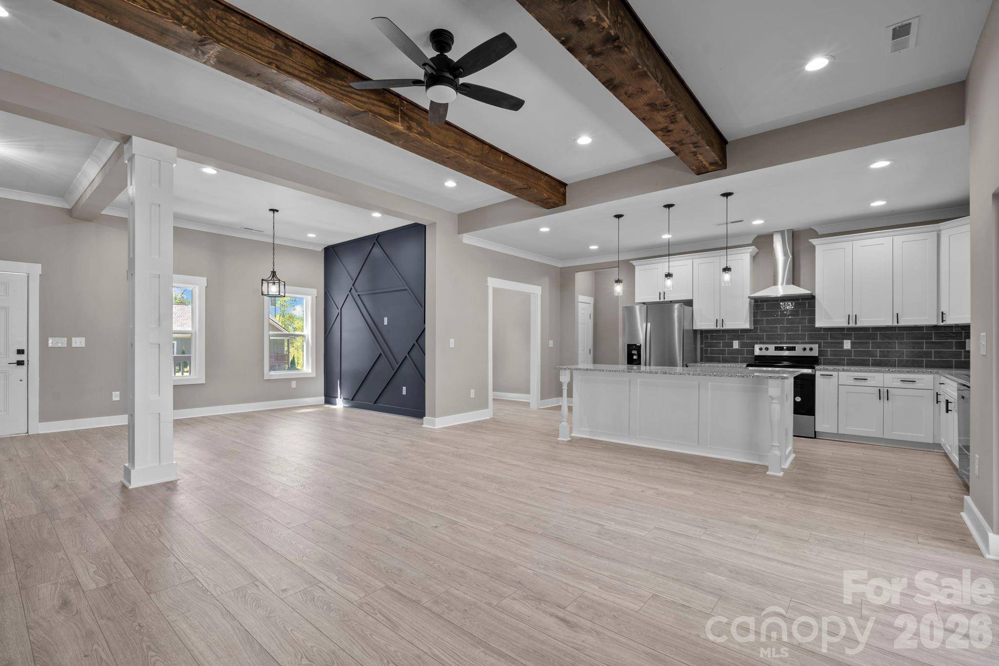 79 Crystal Mountain DR, Hendersonville, NC 28739