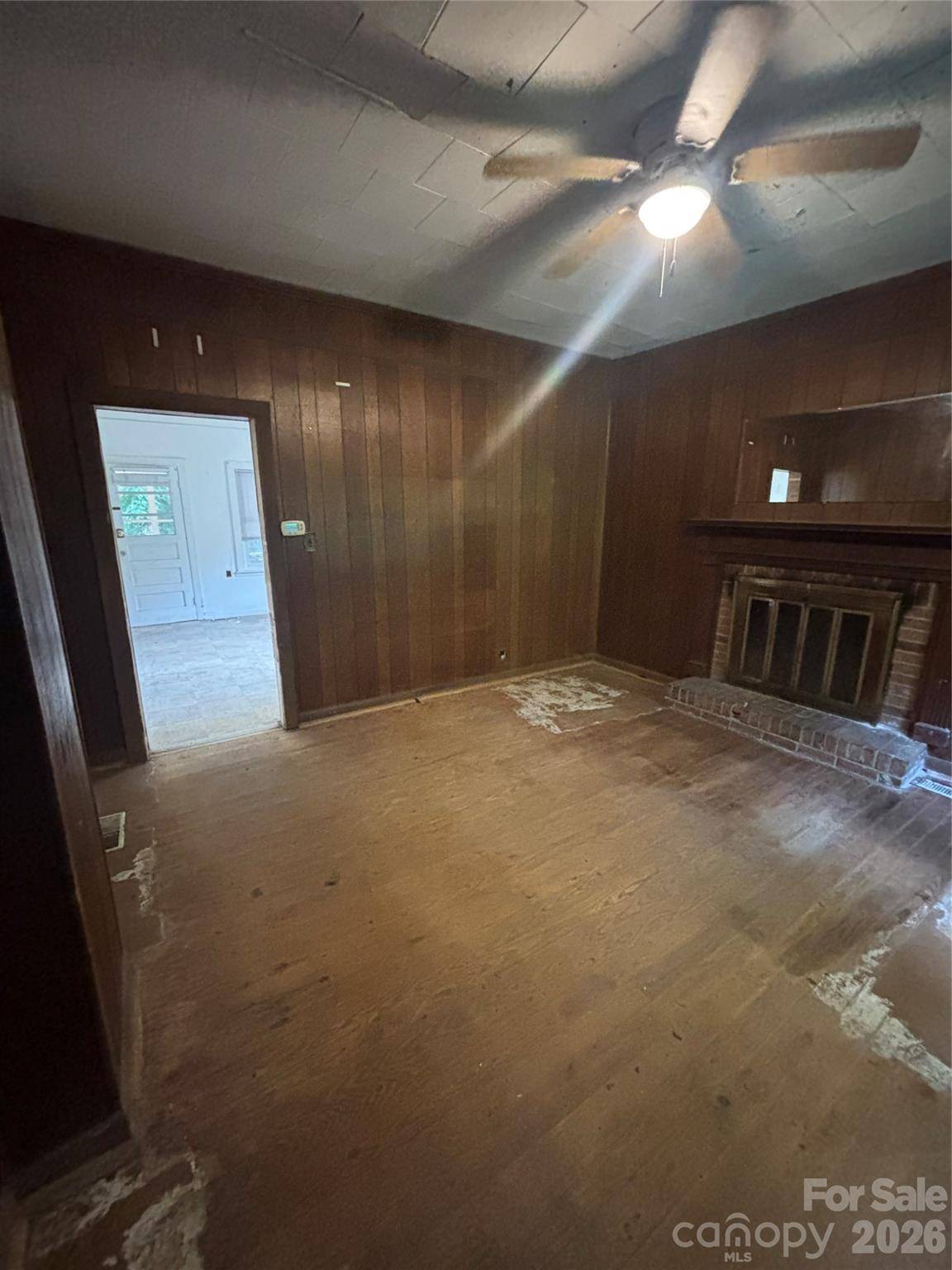 40 Beaver ST, Tryon, NC 28782
