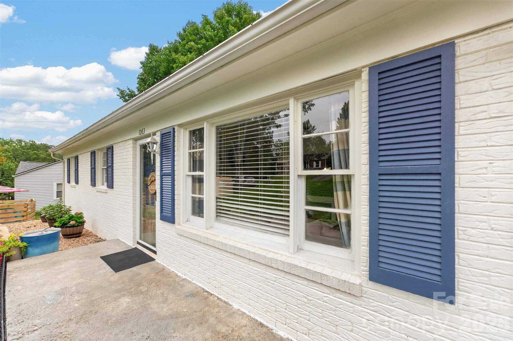1063 14th AVE NW, Hickory, NC 28601