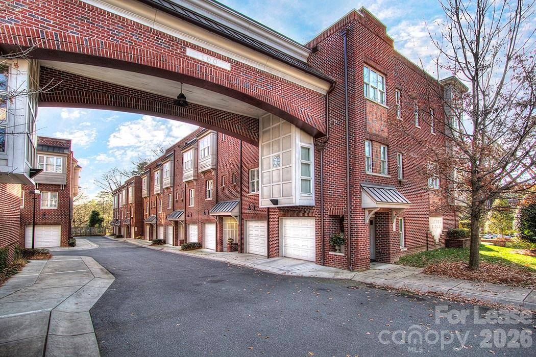 100 N Laurel AVE, Charlotte, NC 28207