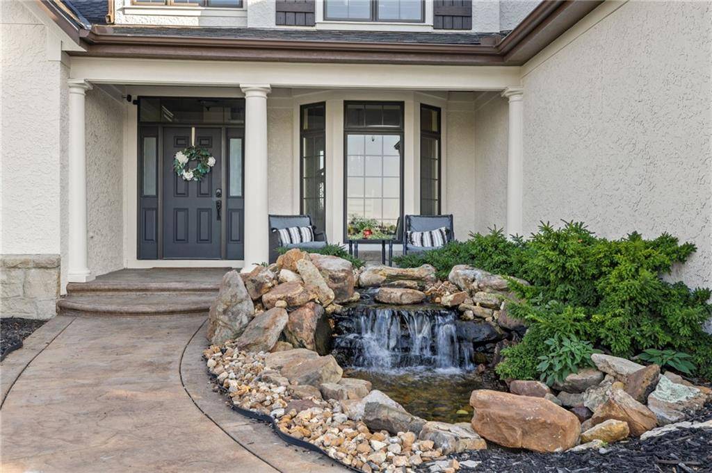 18101 Sunset DR, Olathe, KS 66062