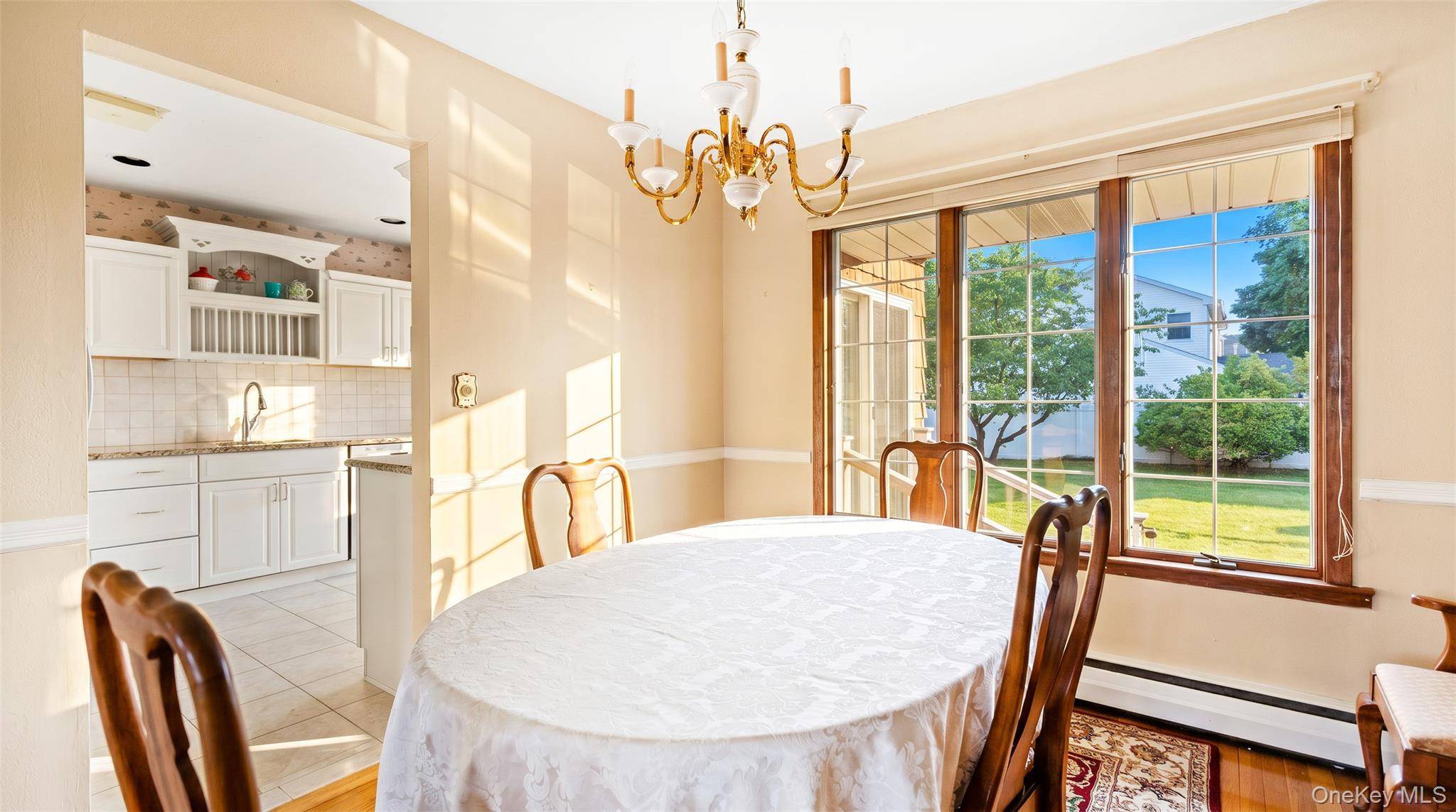 25 Whitebirch LN, Commack, NY 11725