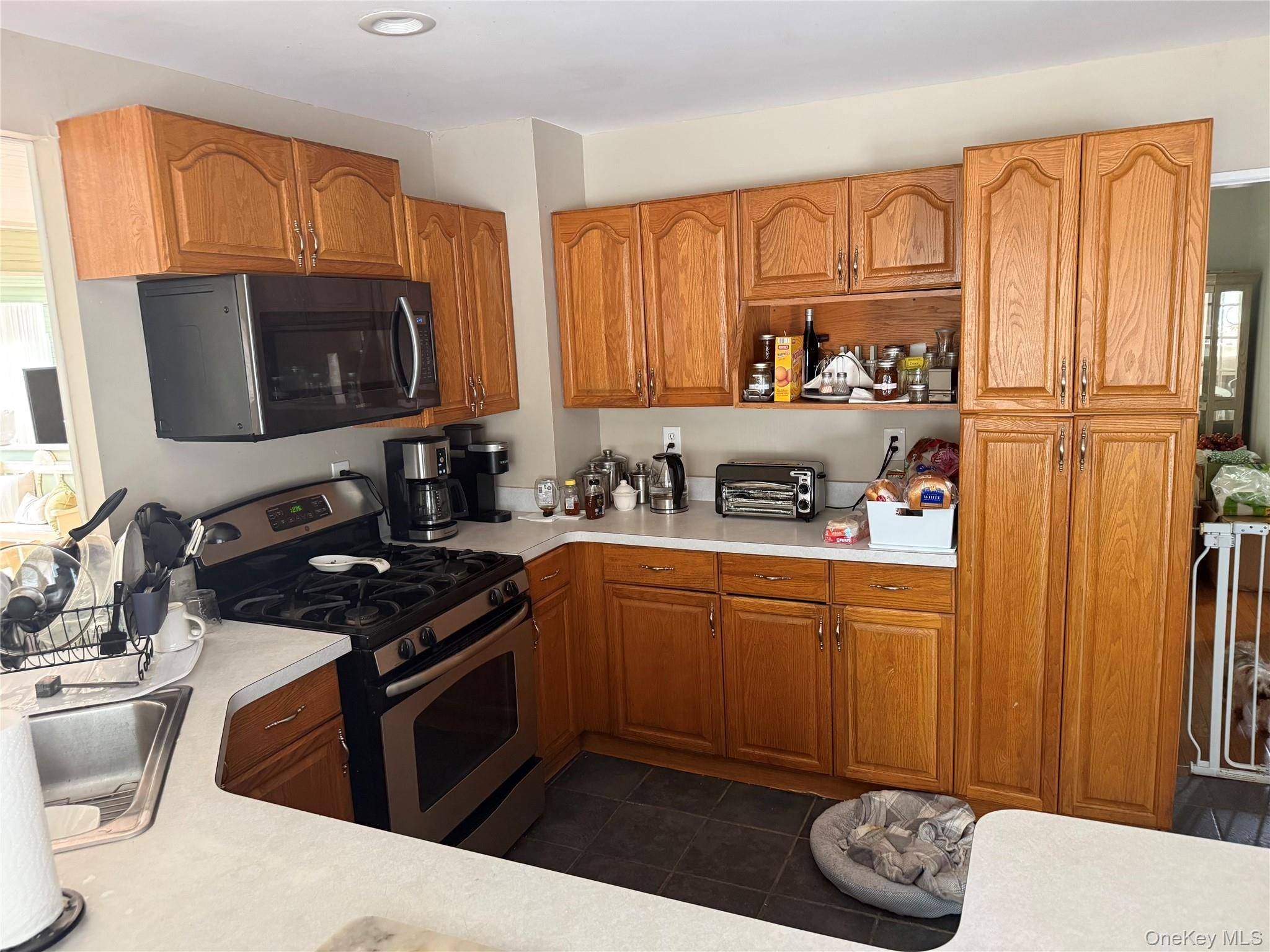9 Watson ST, East Islip, NY 11730