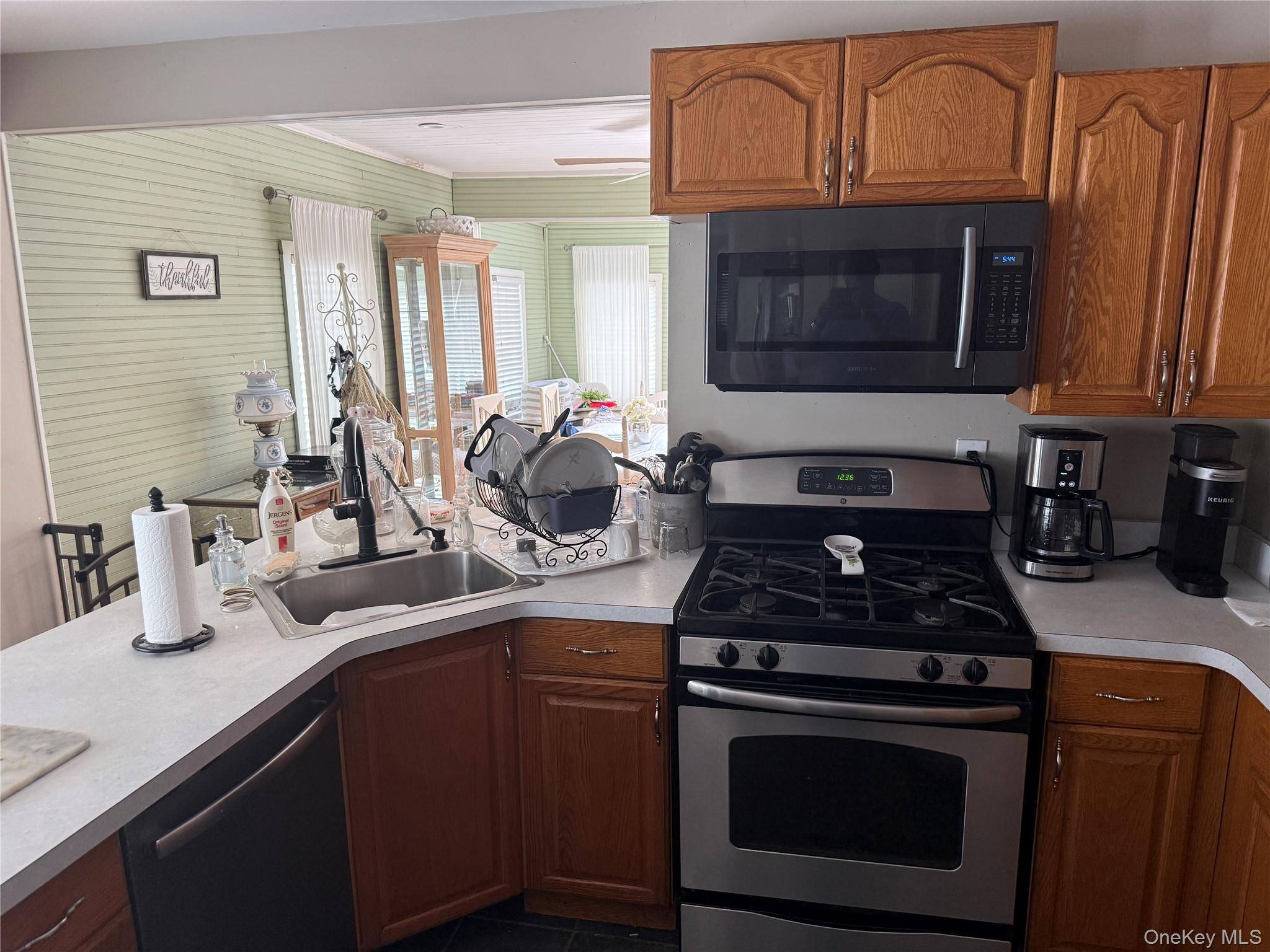 9 Watson ST, East Islip, NY 11730