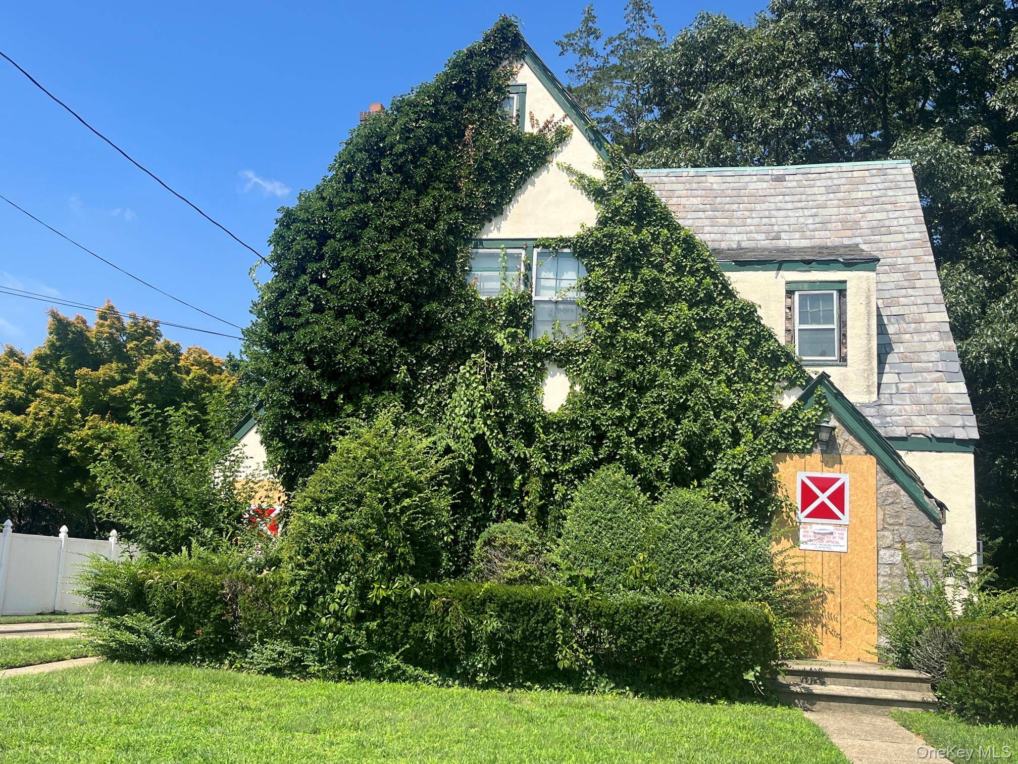 110 Rockaway Pkwy, Valley Stream, NY 11580