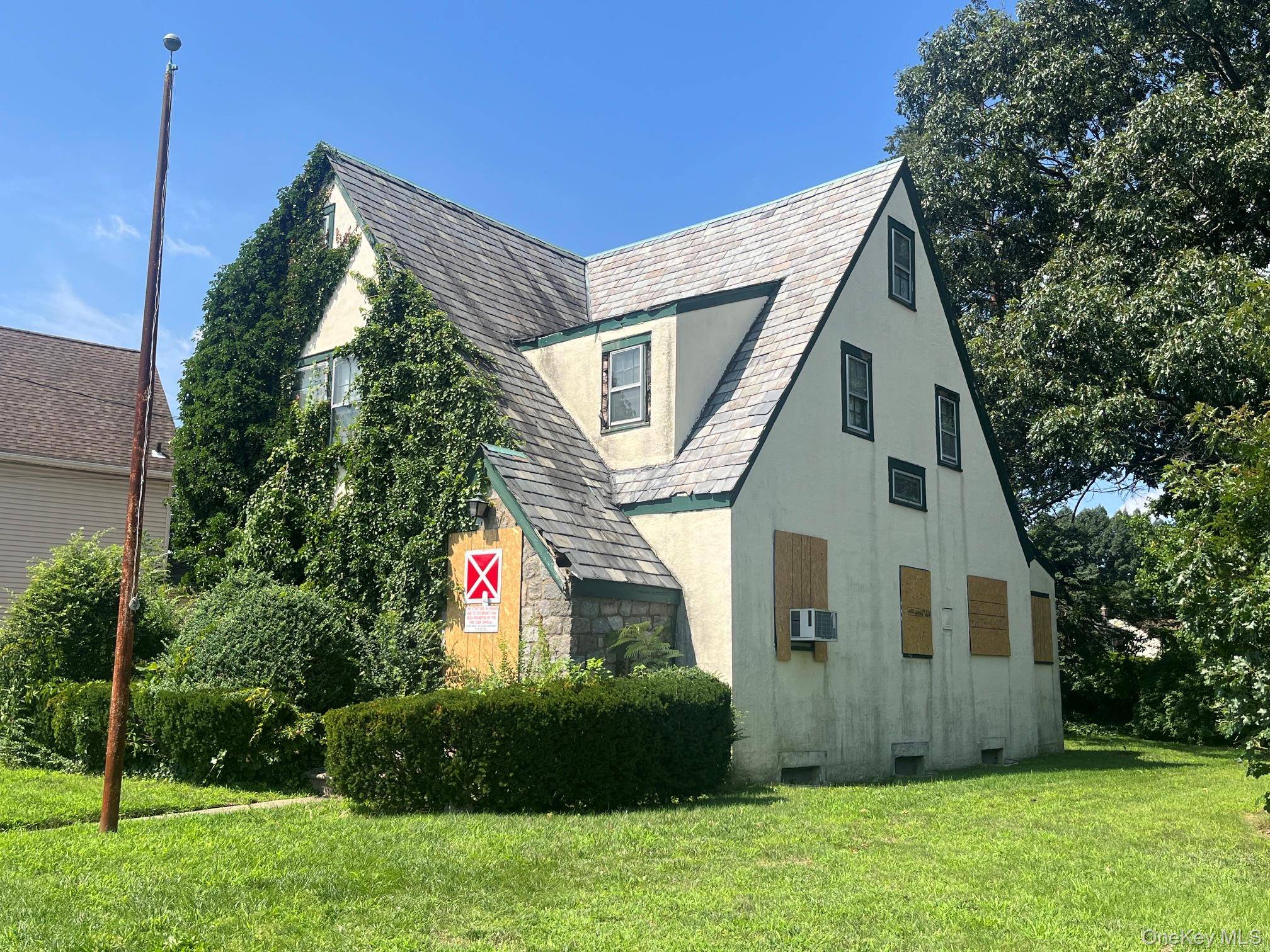 110 Rockaway Pkwy, Valley Stream, NY 11580