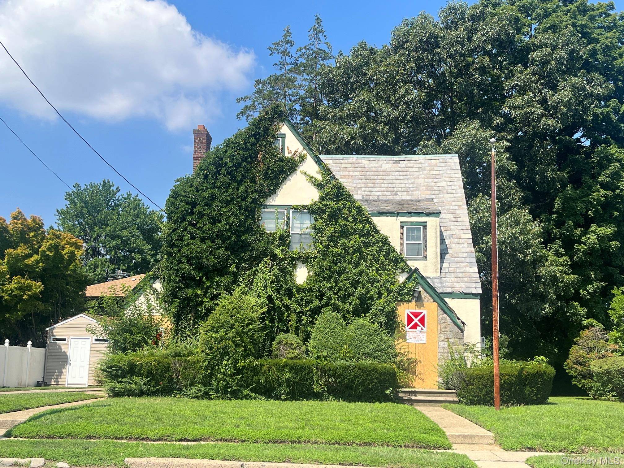 110 Rockaway Pkwy, Valley Stream, NY 11580