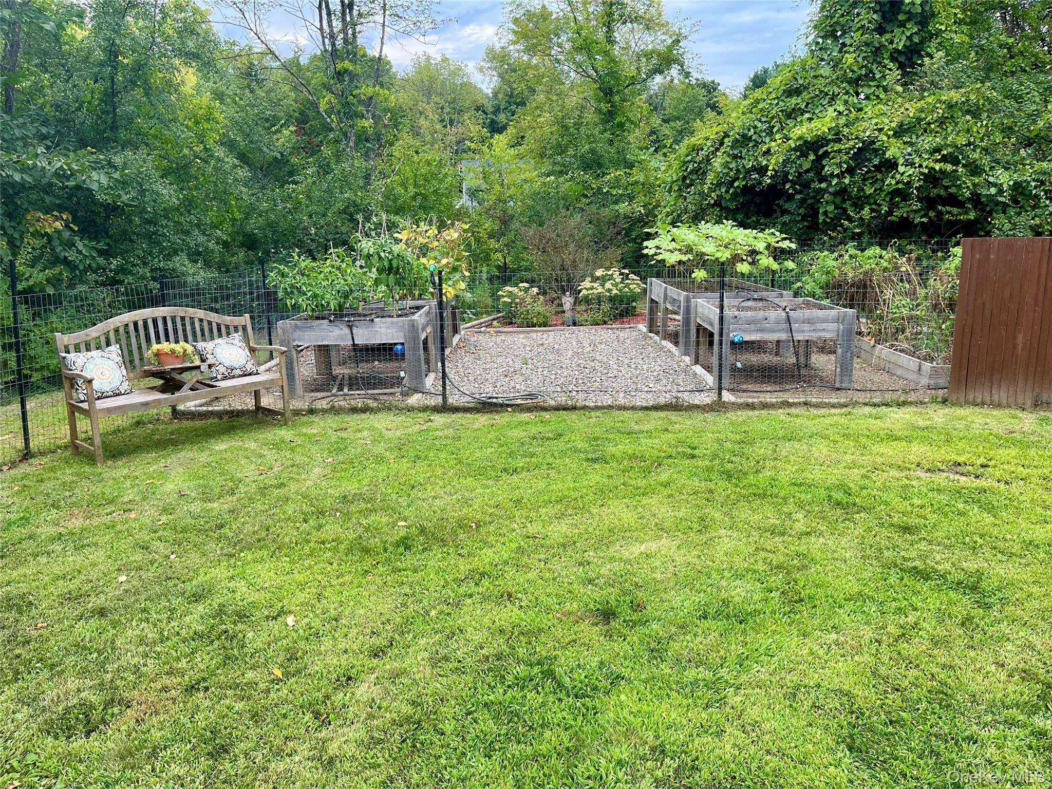 4 Quail LN, Tivoli, NY 12583