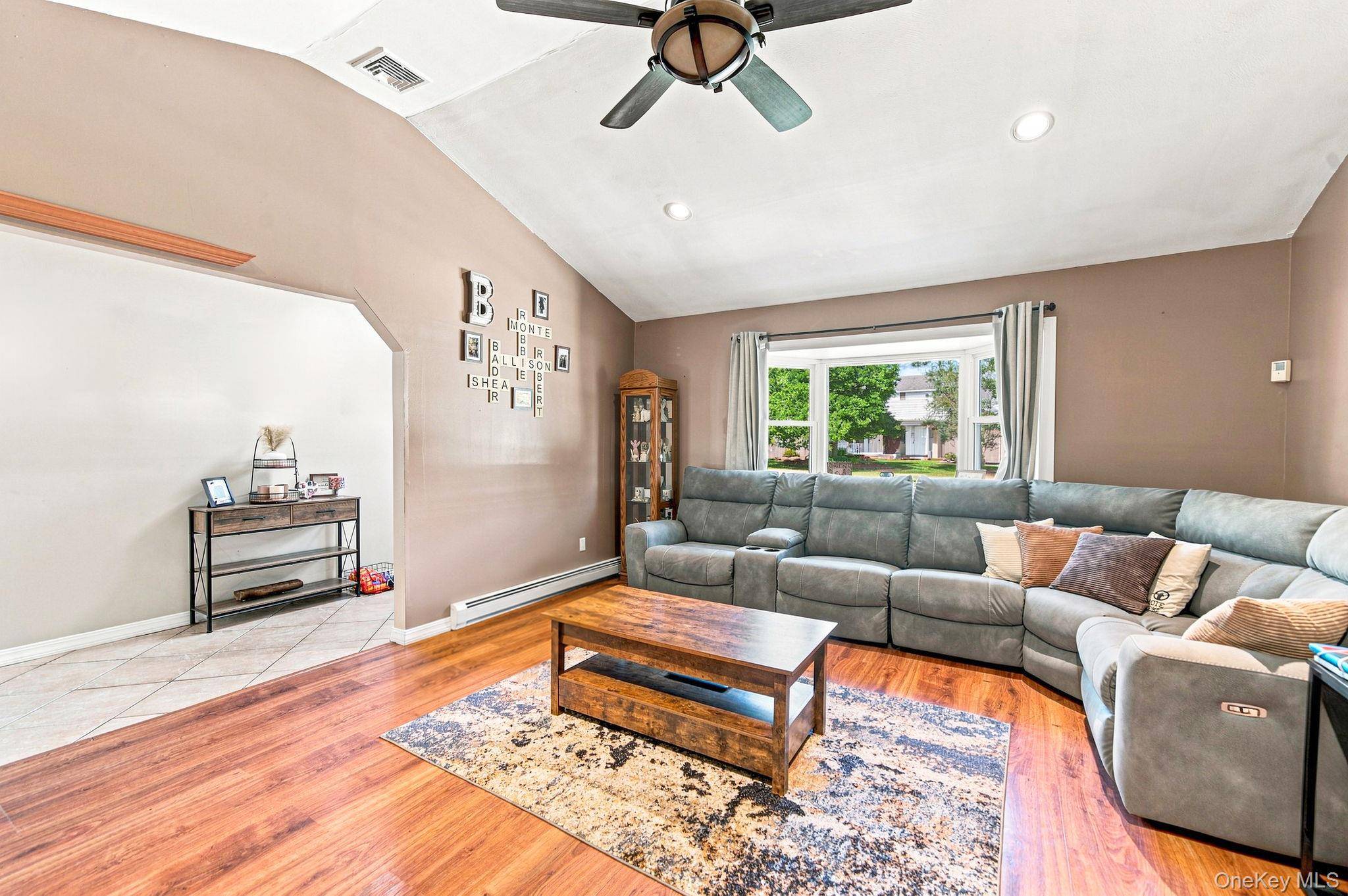 12 Sandpiper LN, Centereach, NY 11720