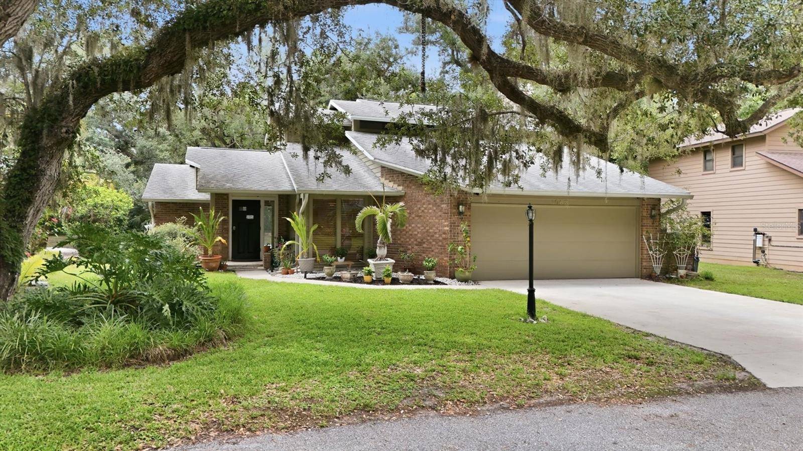 1063 GREYSTONE LN, Sarasota, FL 34232