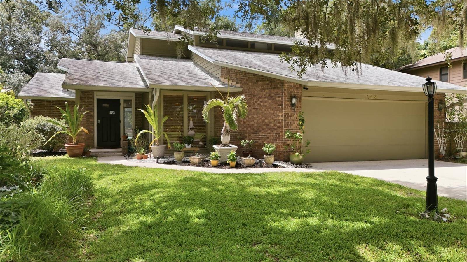 1063 GREYSTONE LN, Sarasota, FL 34232