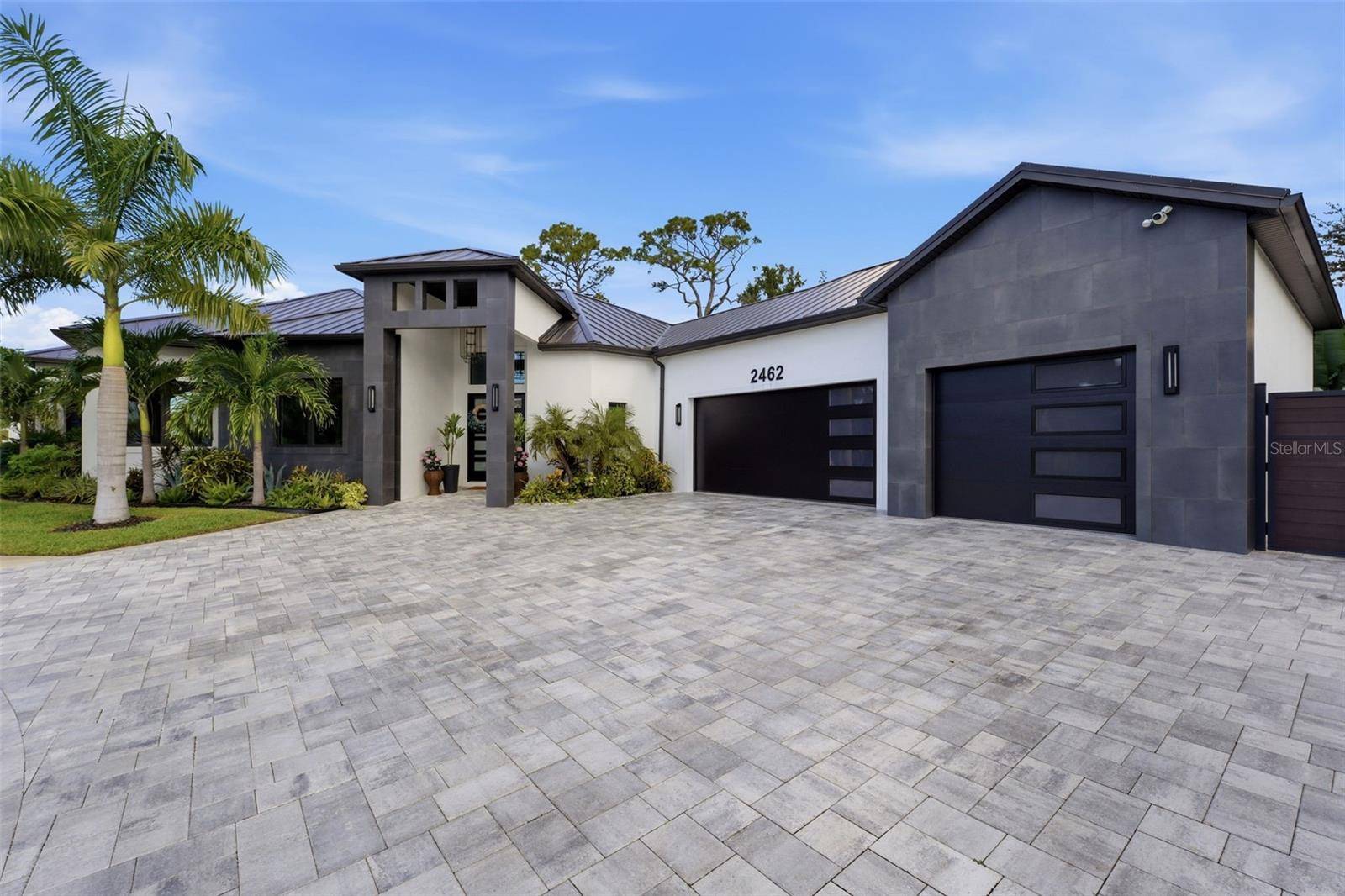 2462 MISSARA LN, Sarasota, FL 34231