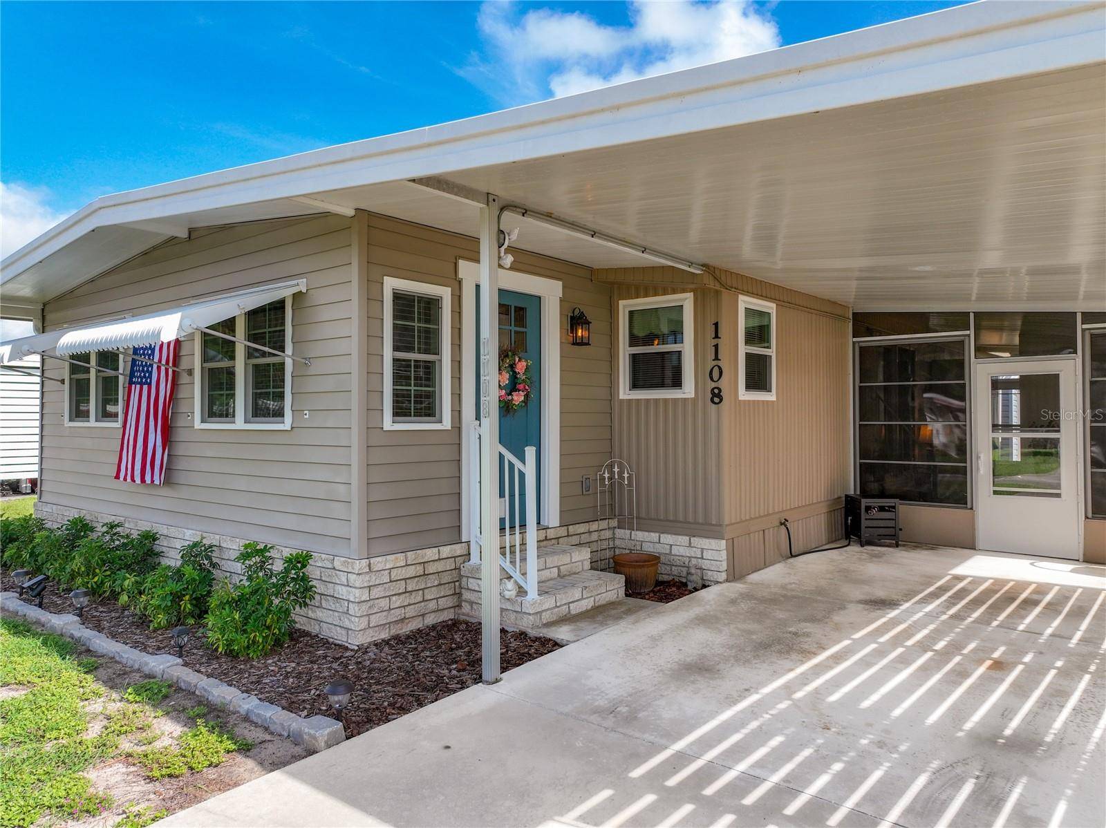 1108 NASSAU CIR, Tavares, FL 32778