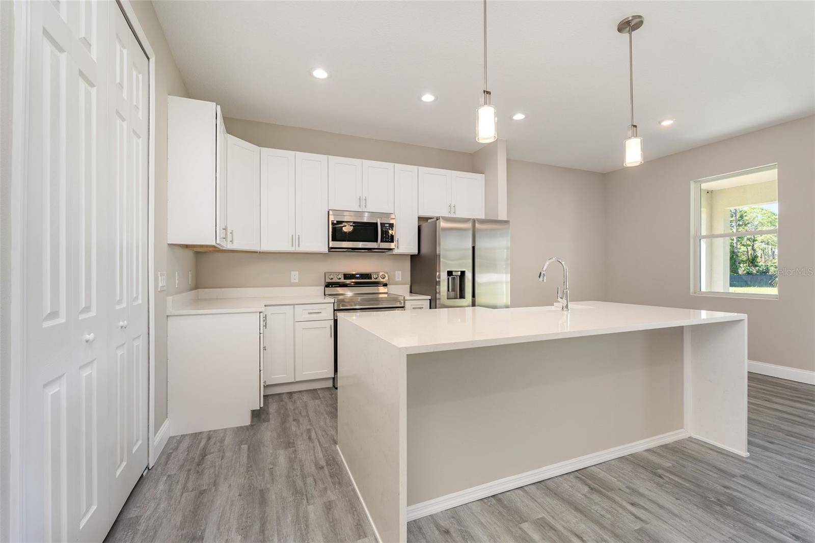 900 LAVA ST SE, Palm Bay, FL 32909