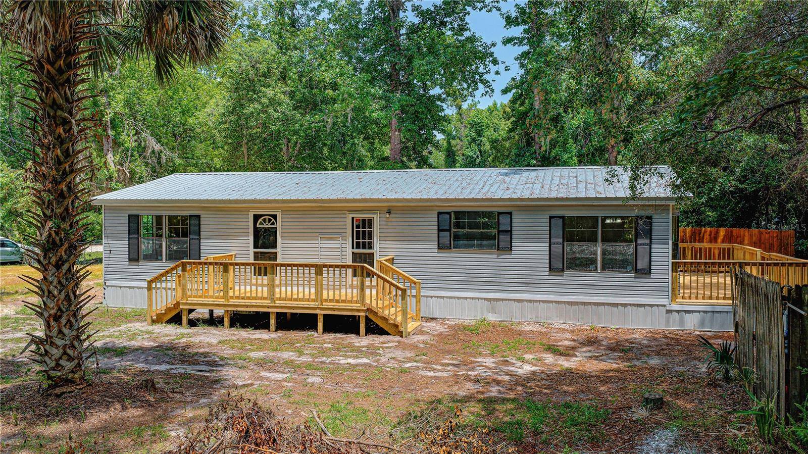 118 WATERWAY DR, Satsuma, FL 32189