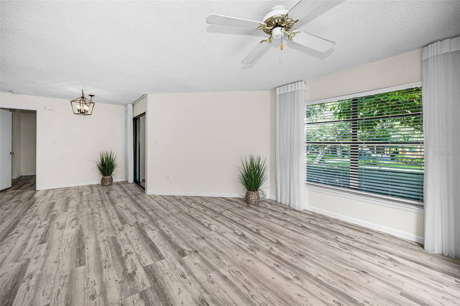 2205 LENNOX RD E #2205, Palm Harbor, FL 34683