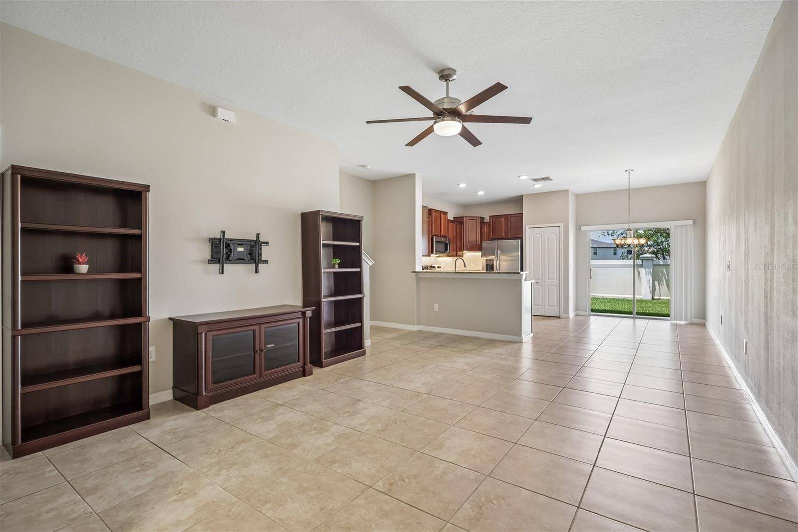 2246 GOLDEN FALCON DR, Ruskin, FL 33570