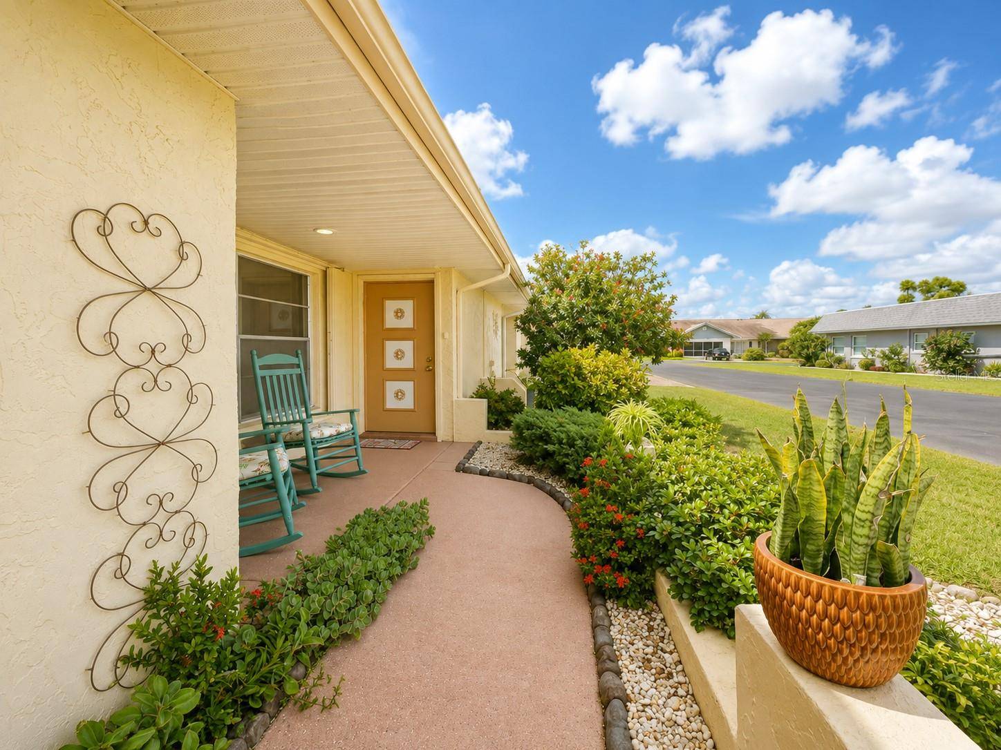 310 FAIRCROSS CIR, Sun City Center, FL 33573