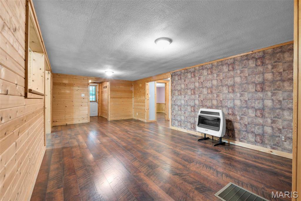 16482 Highway T, Perryville, MO 63775