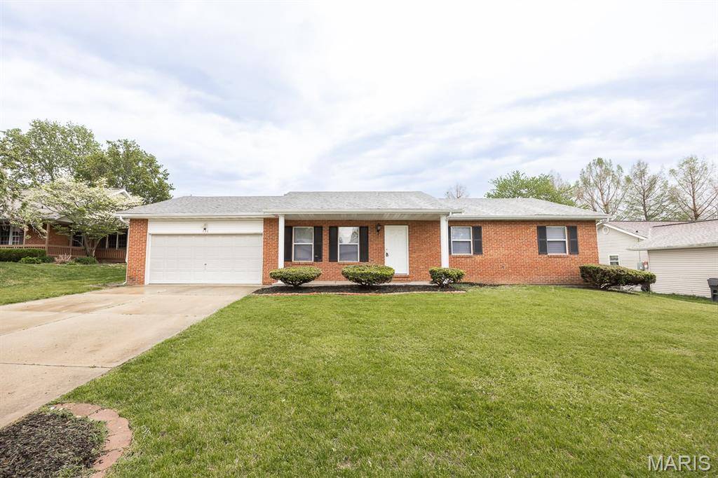 116 Rio Verde DR, Belleville, IL 62221