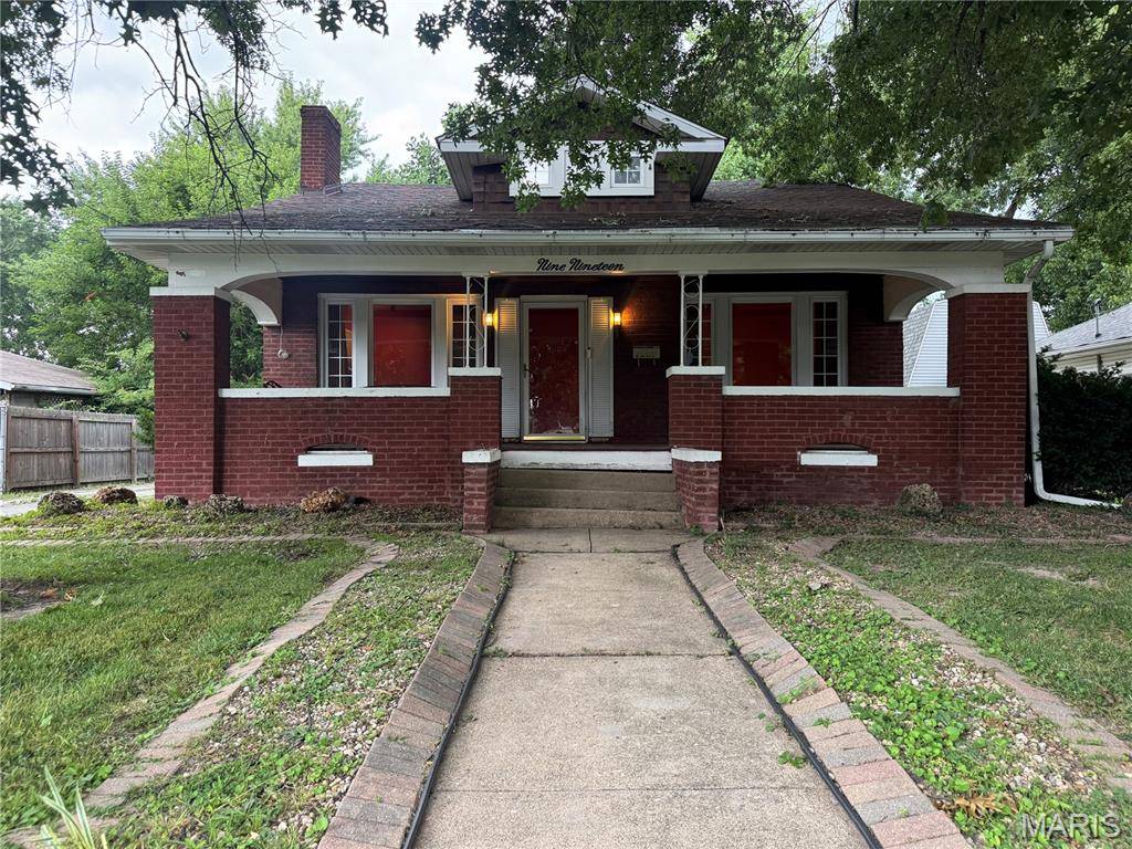 919 W Henry ST, Staunton, IL 62088
