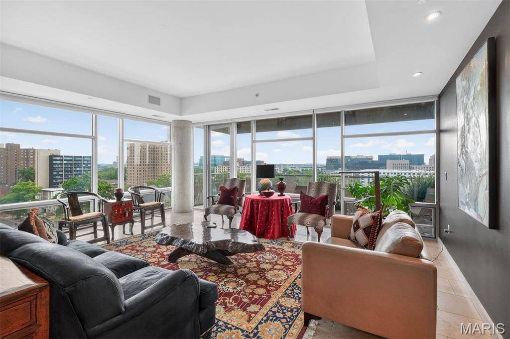 4545 Lindell BLVD #29, St Louis, MO 63108