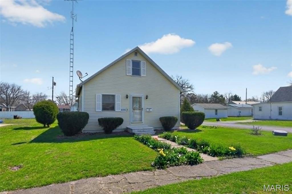 1005 S Macoupin ST, Gillespie, IL 62033