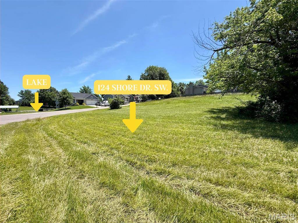 124 Shore DR, Edwardsville, IL 62025