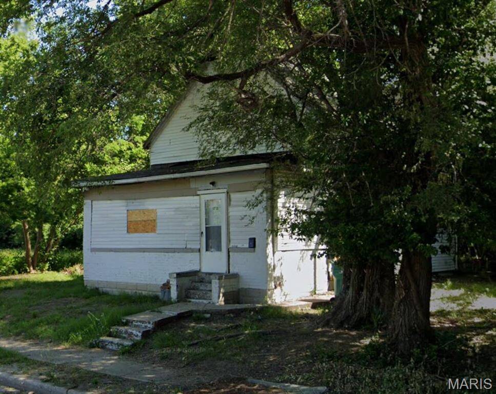 1713 Market AVE, East St Louis, IL 62207