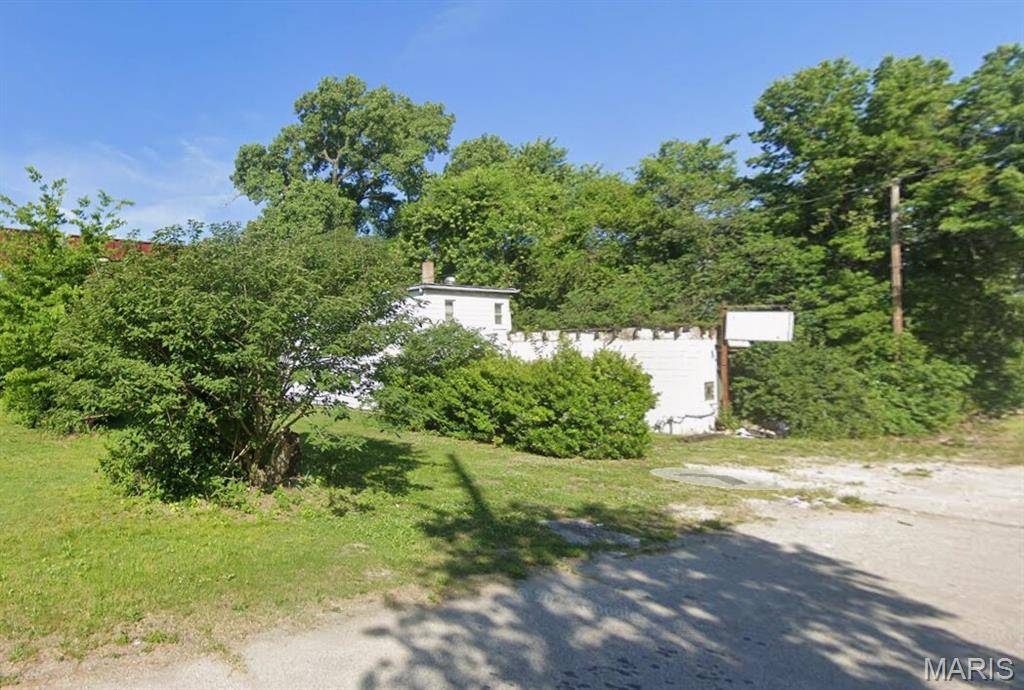 1956 Baker AVE, East St Louis, IL 62207