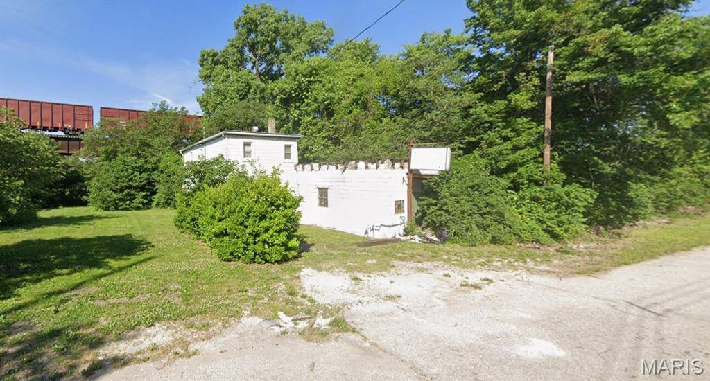 1956 Baker AVE, East St Louis, IL 62207