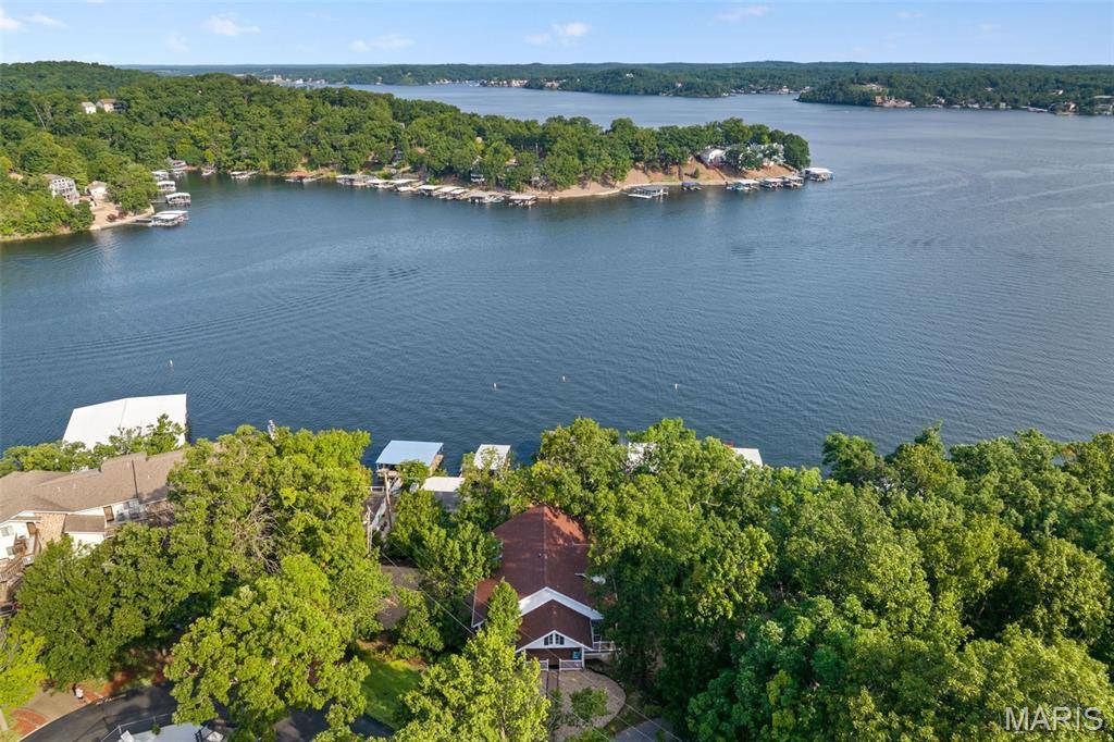 21 Jonathan CT, Lake Ozark, MO 65049