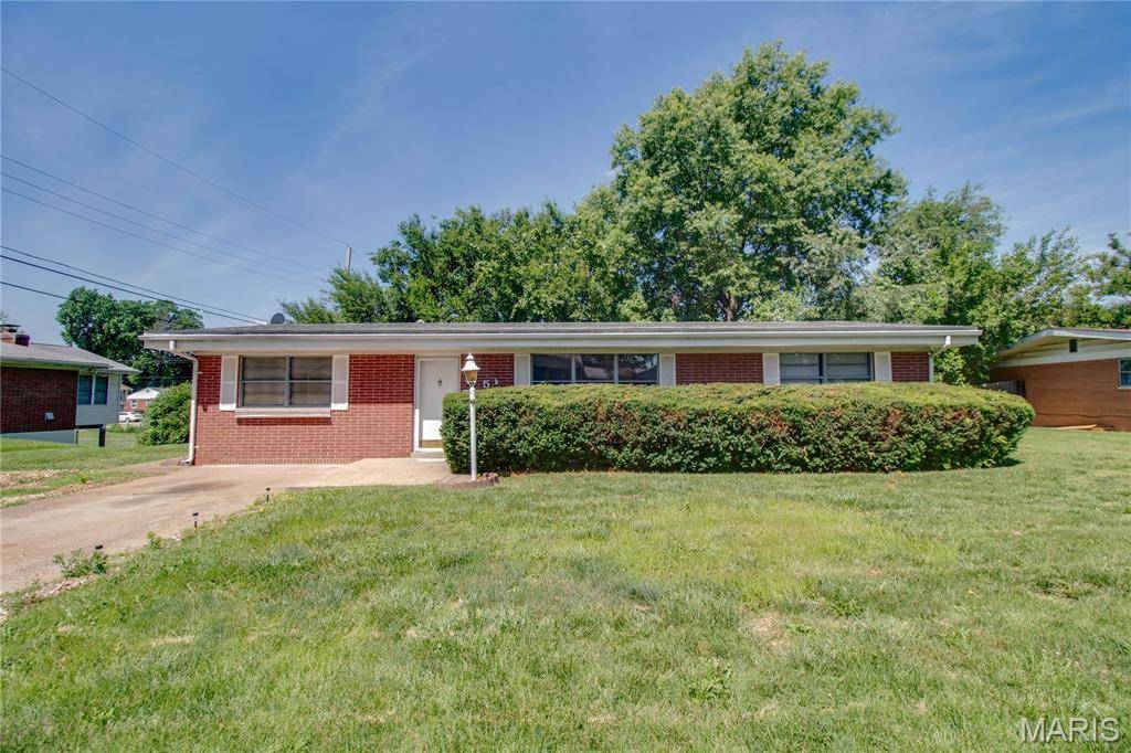 5 Columbus DR, Belleville, IL 62226