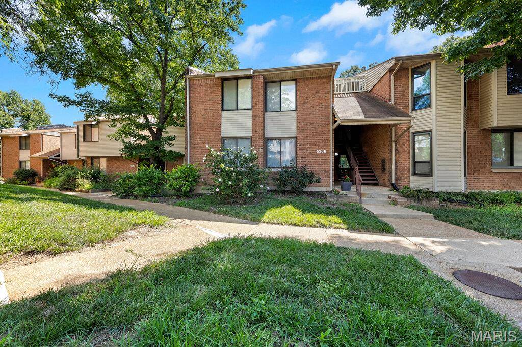 5266 Cedarstone CT #D, St Louis, MO 63129
