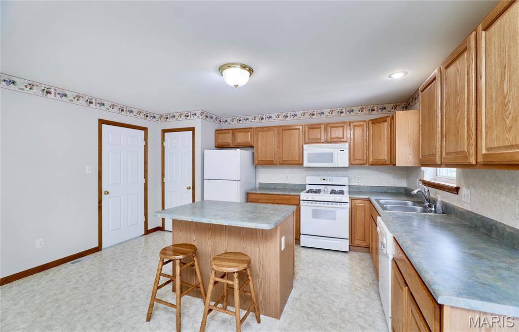 25 Spanish Oak CT, Troy, MO 63379