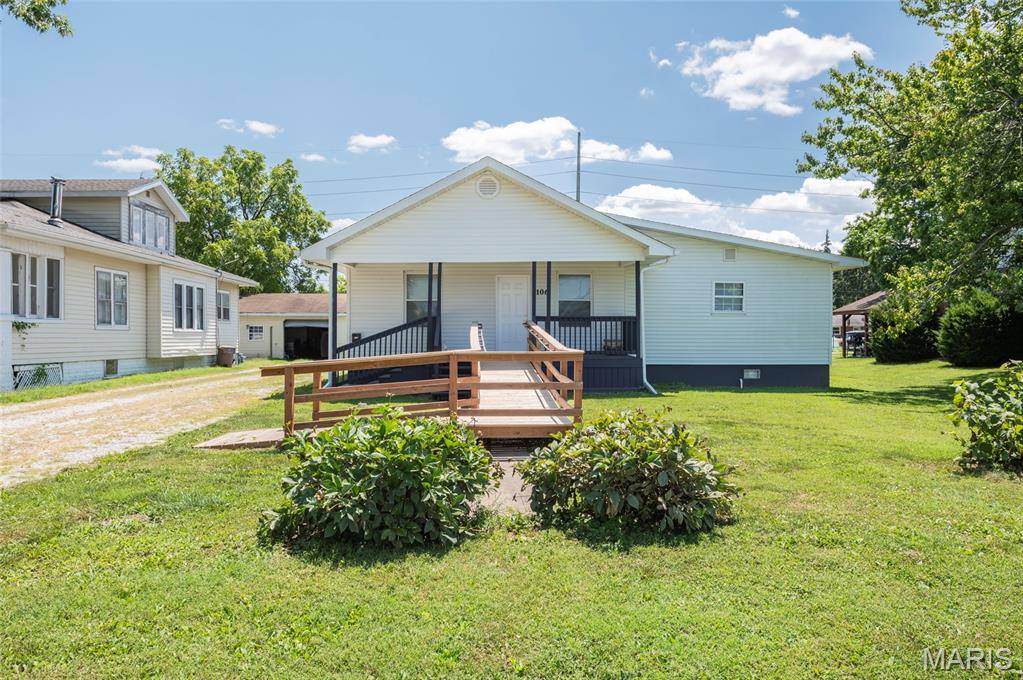 106 W Henry ST, Gillespie, IL 62033