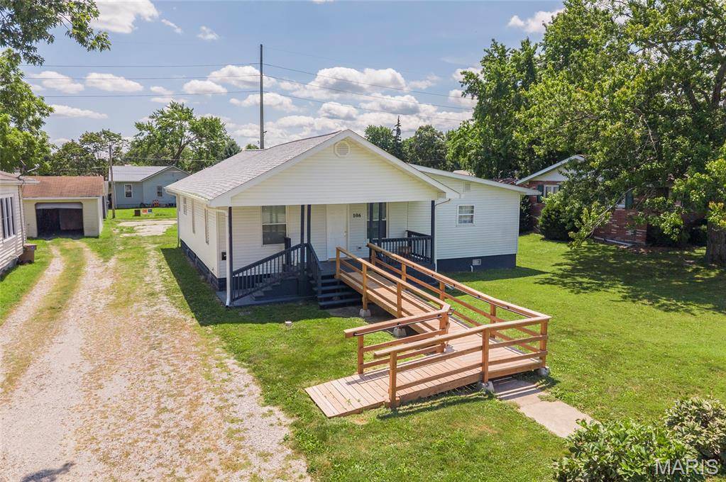 106 W Henry ST, Gillespie, IL 62033